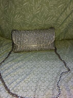 Sparkling Silver Rhinestone Chain Clutch